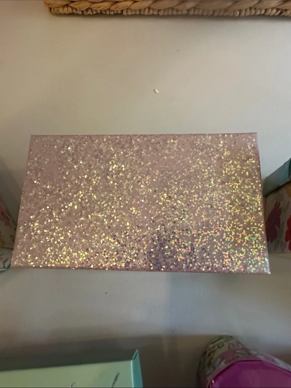 Set of 8 Beautiful gift boxes!